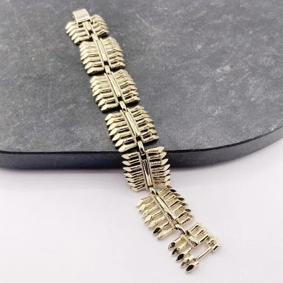 CORO PEGASUS Vintage light silvery gold tone metal picket fence link bracelet - Picture 5 of 10